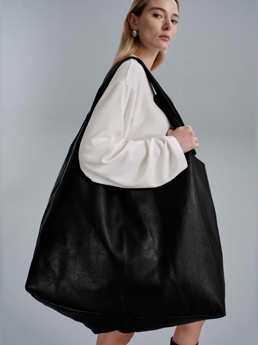 NWT hemi blurr ‘Noir Voyager’ - Oversized Minimalist Black Tote Travel Bag